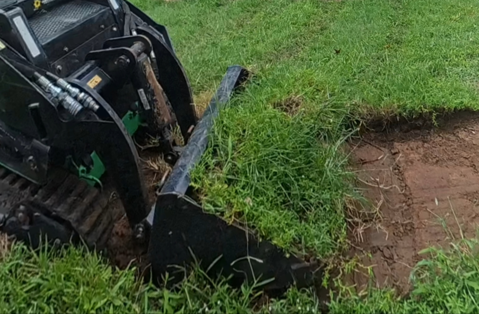 map[class:absolute inset-0 h-full w-full object-cover transition duration-300 ease-in-out group-hover:brightness-75 src:images/grading.jpg]