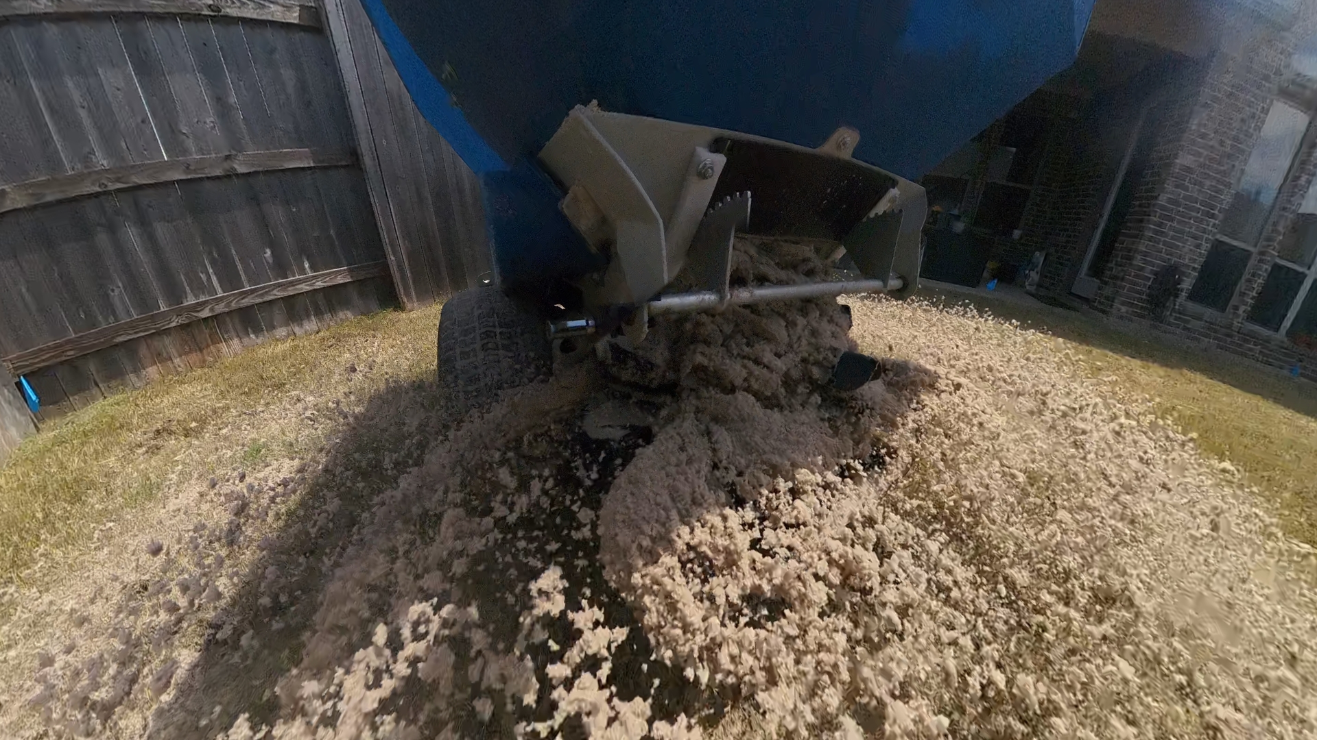 map[class:inset-0 object-[50%_50%] w-full h-full object-cover src:images/services-blog/top-dressing-blog-hero.jpg]